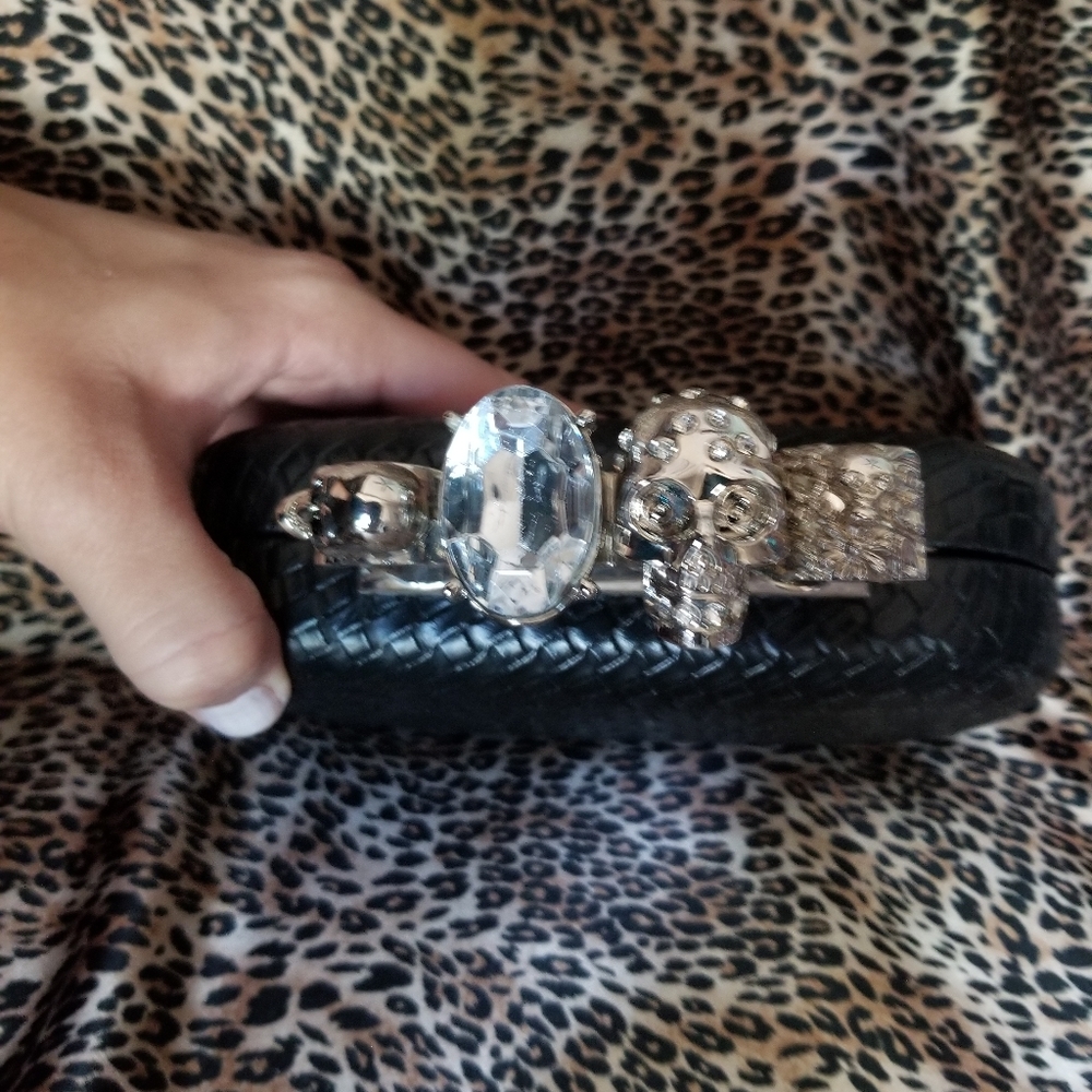 Black clutch